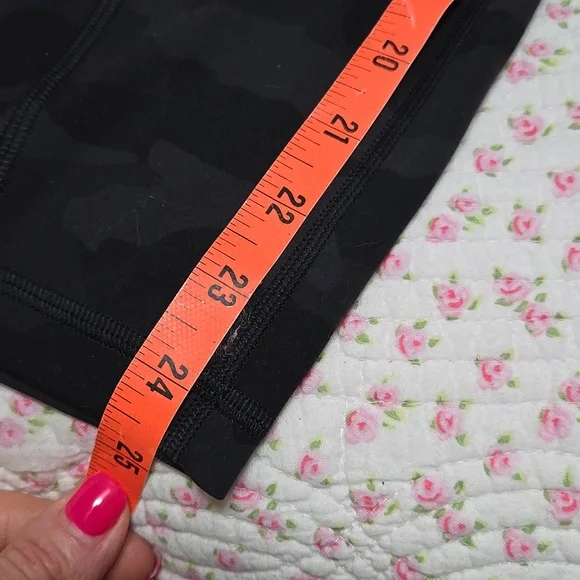 Lululemon camo leggings - Picture 9 of 16